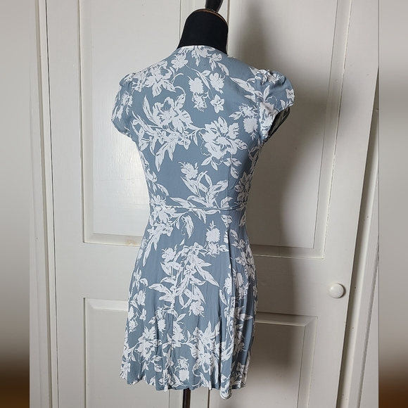 REFORMATION Raquel Blue Floral Wrap Mini Dress - Picture 3 of 7